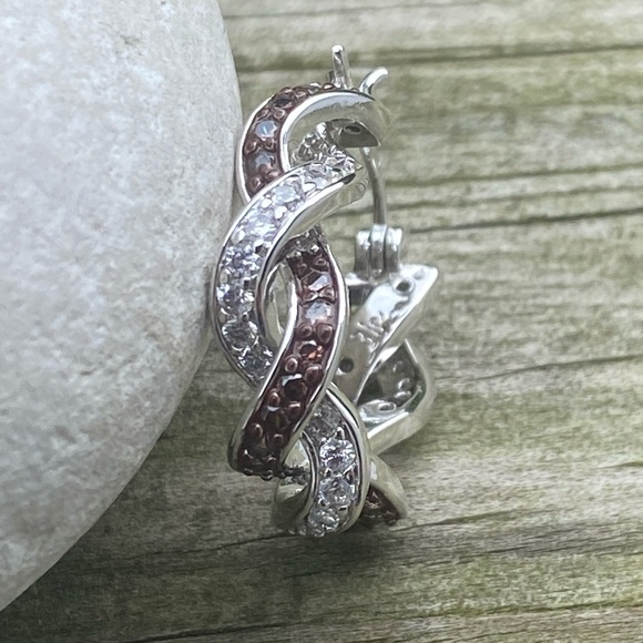 Danbury Mint .925 Sterling Silver Twist earrings w/ mocha & clear diamonds - Picture 4 of 16